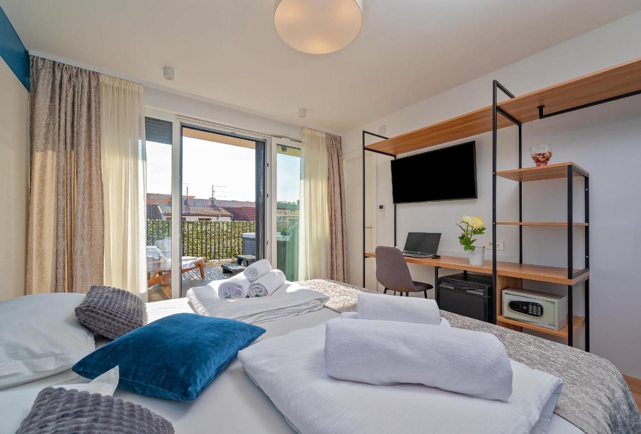 Seven Seas Residence Сплит Екстериор снимка